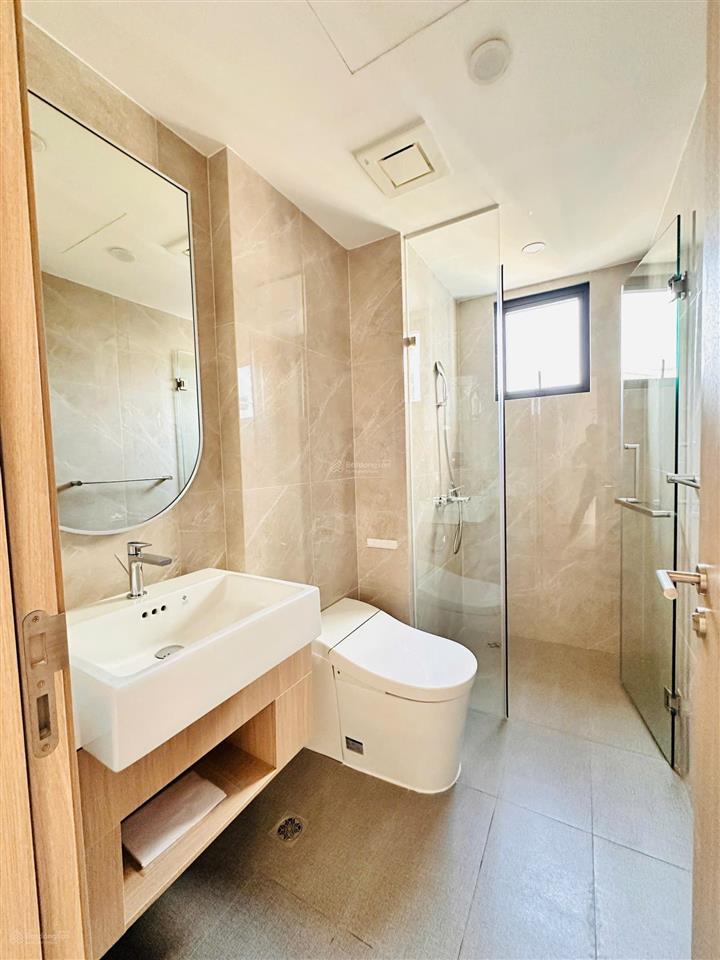 Bán 2pn  mcp tòa c sát vincom giá 4.799ty full nội thất cao cấp.