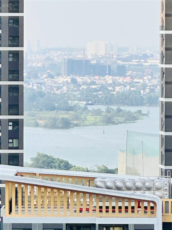 Bán 2pn  mcp tòa c sát vincom giá 4.799ty full nội thất cao cấp.