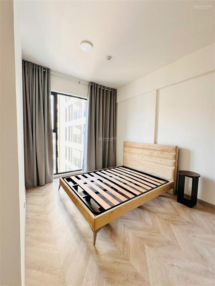 Bán 2pn  mcp tòa c sát vincom giá 4.799ty full nội thất cao cấp.