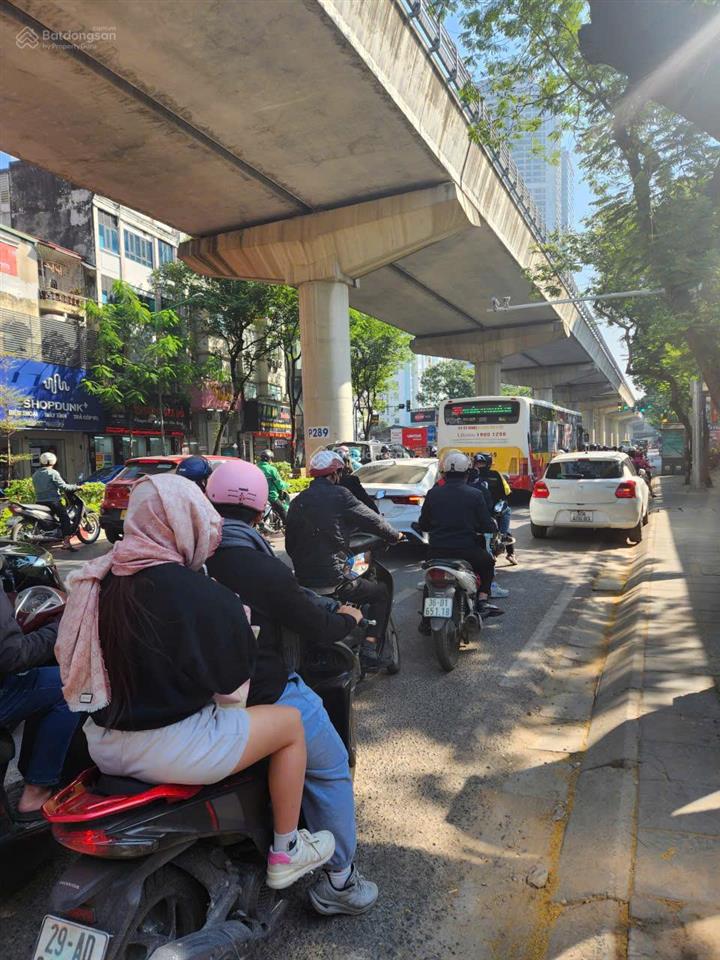 Bán nhà mặt phố cầu giấy, vị trí kim cương vỉa hè rộng 3 mặt thoáng 9 tầng mt 6m