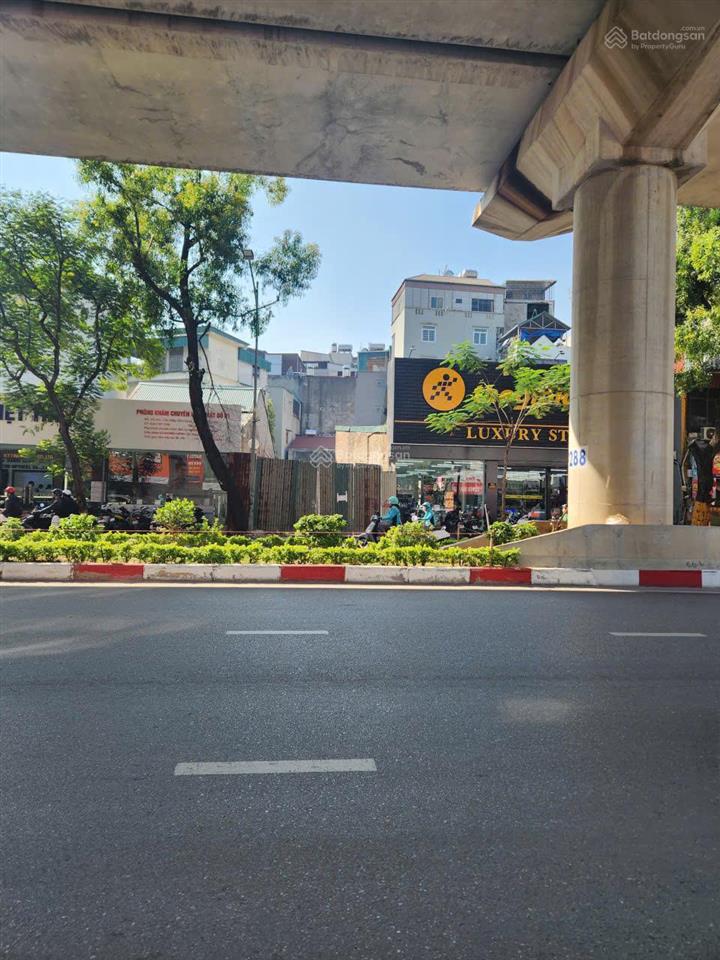Bán nhà mặt phố cầu giấy, vị trí kim cương vỉa hè rộng 3 mặt thoáng 9 tầng mt 6m