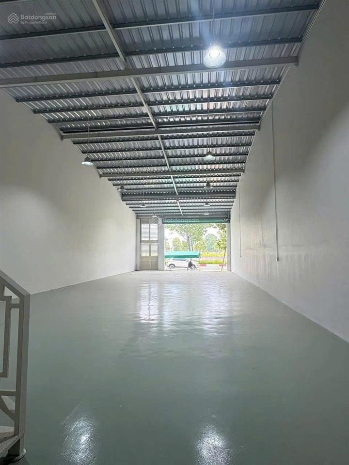 Cho thuê kho 300m² đường huỳnh văn lũy trung tâm tp mới. giá 23tr/tháng  0934 555 ***