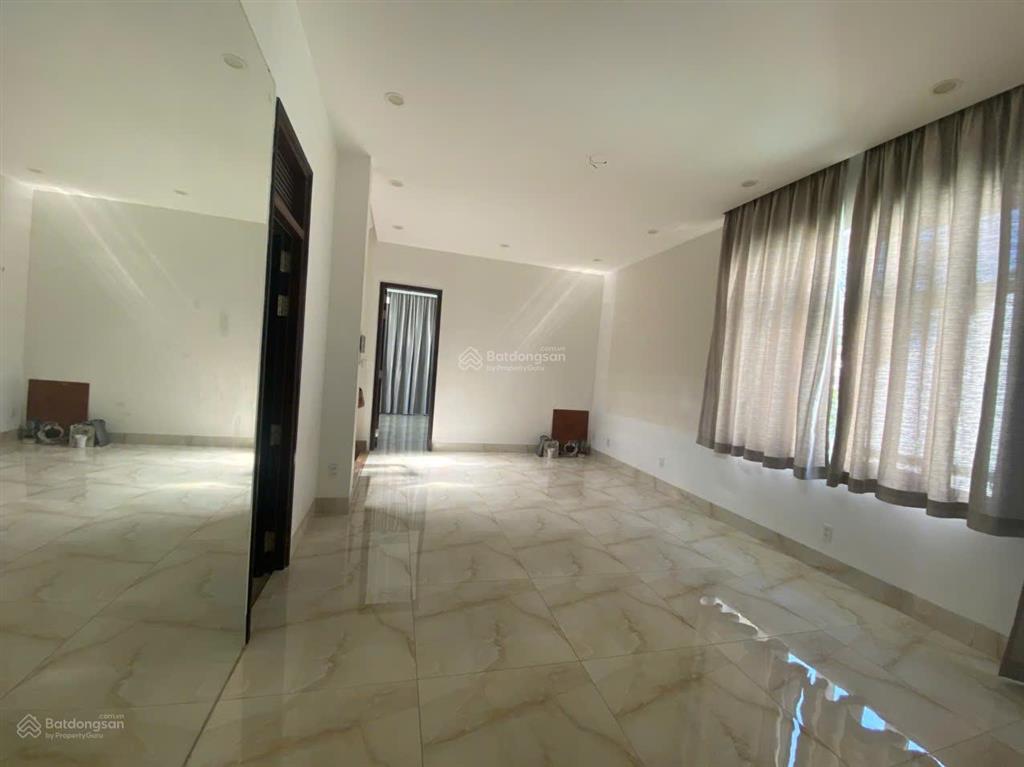 Biệt thự 2 lầu kdc chánh nghĩa  gara 4 ô tô  đẳng cấp giới thượng lưu