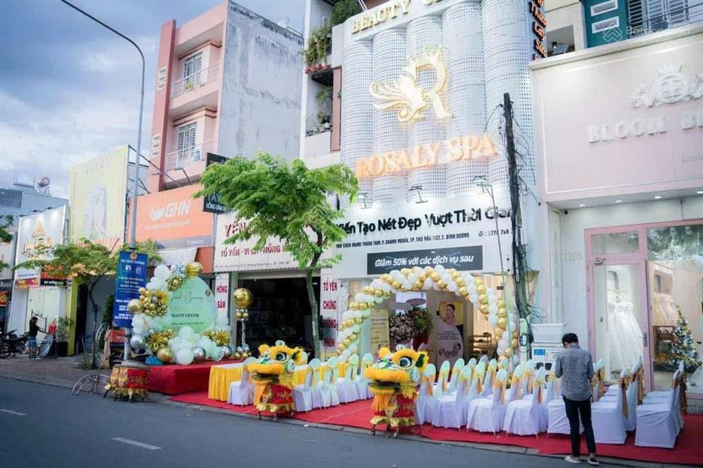 Hàng siêu phẩm mặt tiền cmt8  ngay ngã 6 thủ dầu một