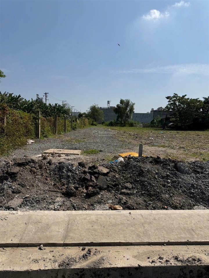 Bán đất mt kênh tiêu, xuân thới đông hóc môn 5x20m giá rẻ 5,2 tỷ  0977 178 ***