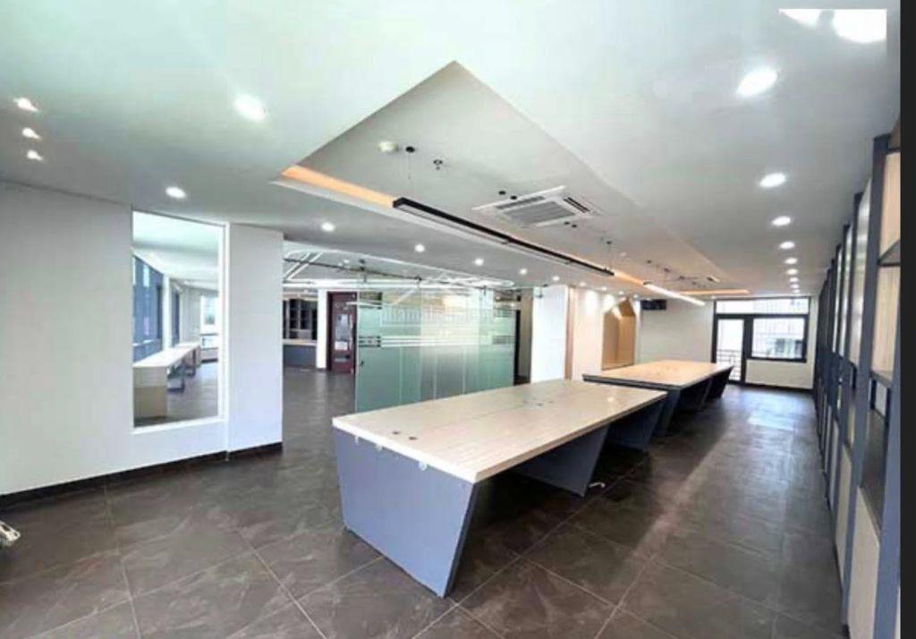 (TÒA VIP-2 MẶT TIỀN) Mặt Phố Dịch Vọng Hậu 157m/9Tầng/MT 20m 130 tỷ KD cực tốt - LH 0987881444