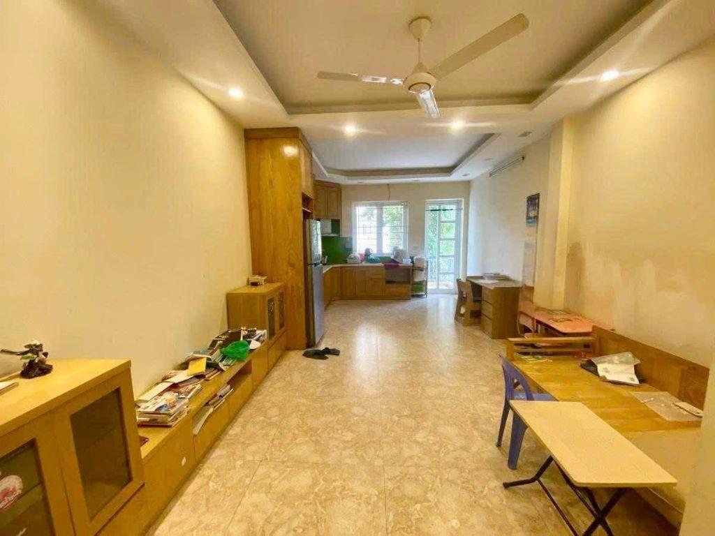 Cách Phố 50m - Ôtô đỗ cửa Phố Hoàng Quốc Việt: 110m/ 5 tầng thang máy/ MT 4.2m 32.8 tỷ