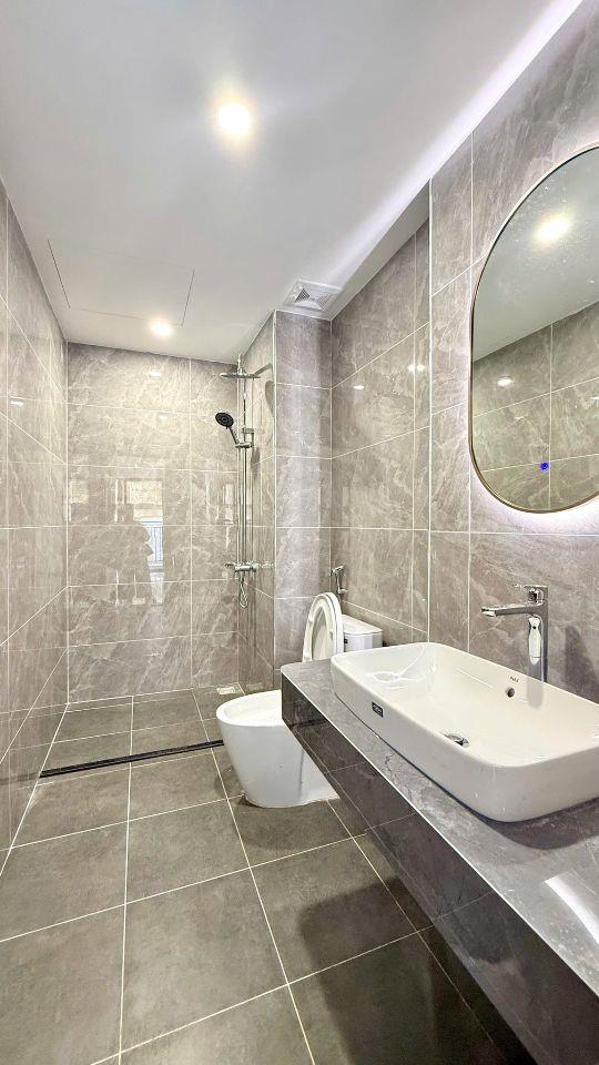 (ĐẸP HIẾM-ÔTÔ ĐỖ CỬA) Bán nhà Phố Xuân Đỉnh: 40m/ 6tầng thang máy/ MT 5.7m 16.2 Tỷ