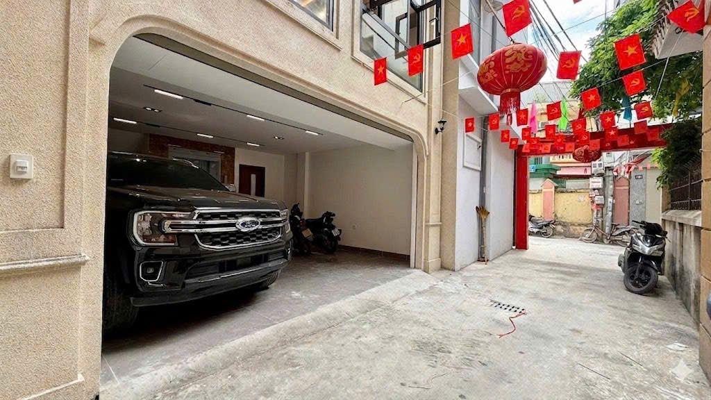 (ĐẸP HIẾM-ÔTÔ ĐỖ CỬA) Bán nhà Phố Xuân Đỉnh: 40m/ 6tầng thang máy/ MT 5.7m 16.2 Tỷ