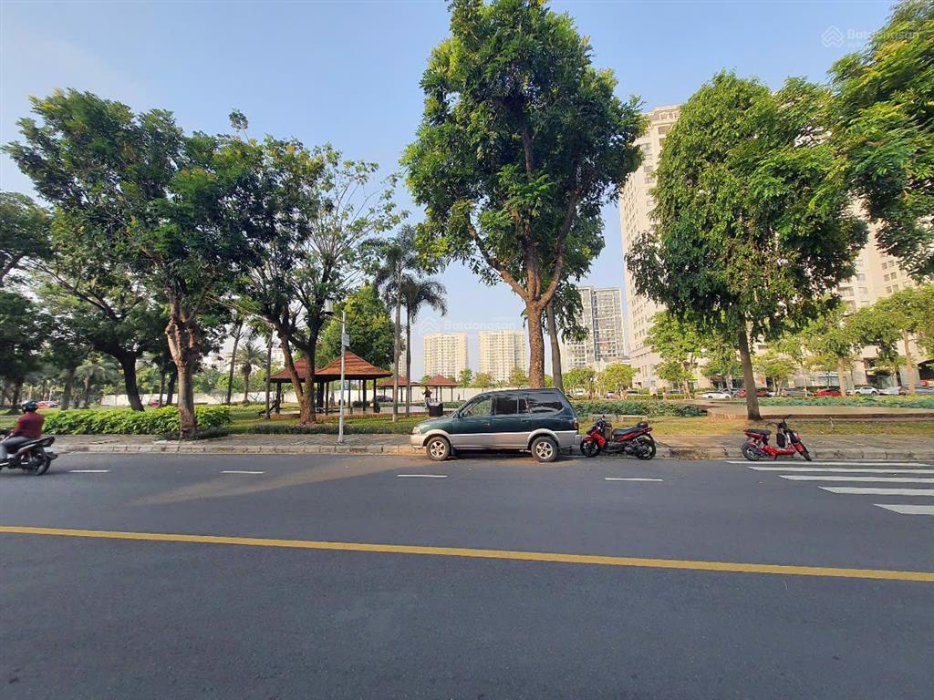 Hiếm, bán gấp biệt thự đường phố tiểu nam pmh  đường lớn 21m, đối diện công viên nam viên rất đẹp
