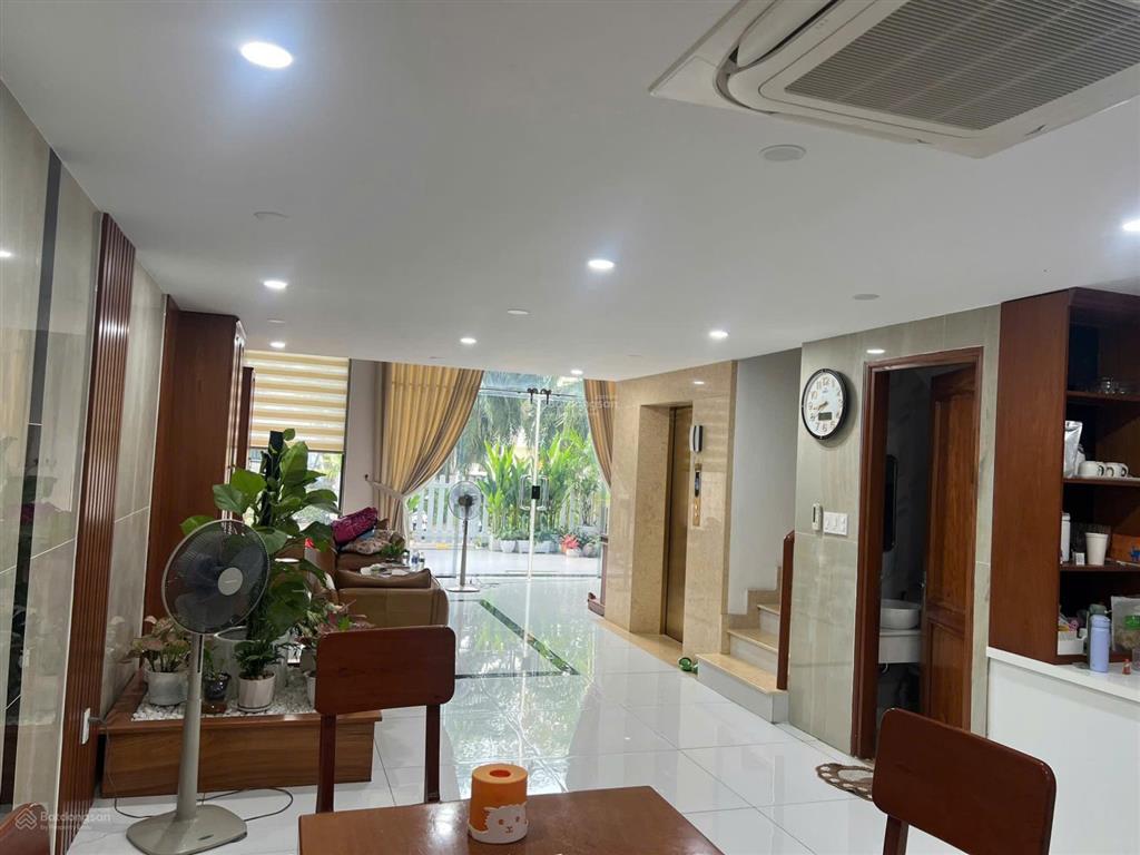 Bán rẻ nhà phố pmh mặt tiền đường lý long tường trung tâm khu cảnh đồi sầm uất, 4 tầng có thang máy