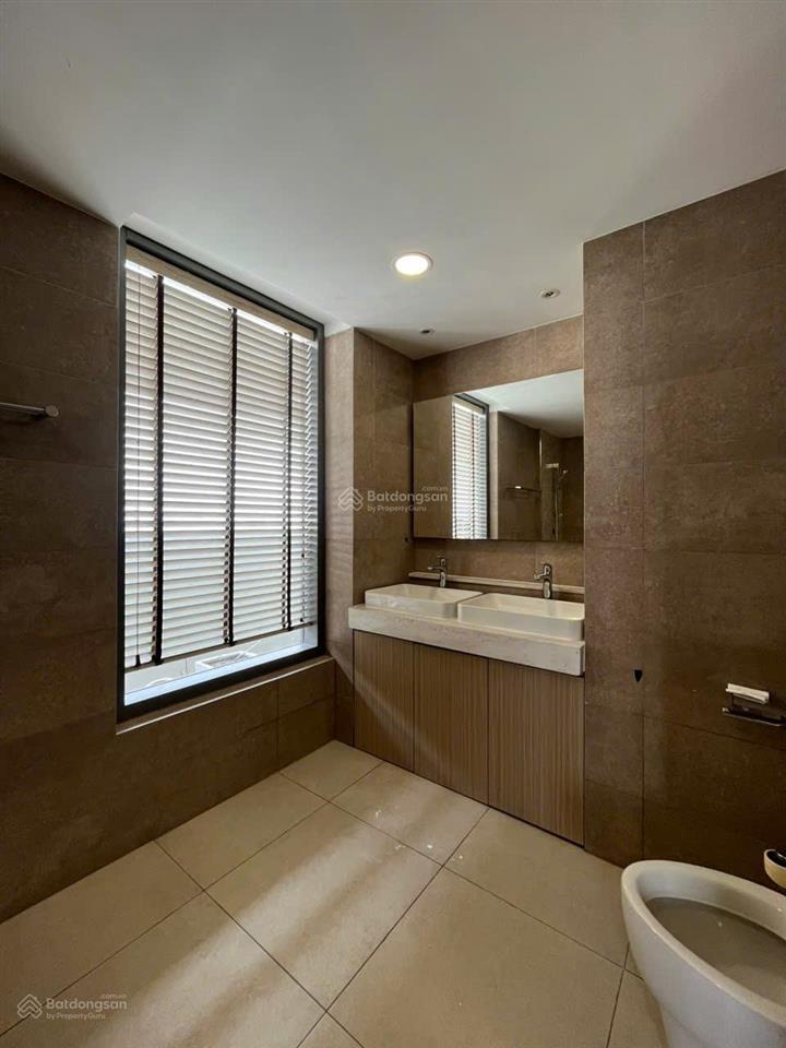 Giá tốt, căn hộ riverpark premier dt 136m2, lầu cao, view sông trực diện, có ô xe, chỉ 48tr/ tháng