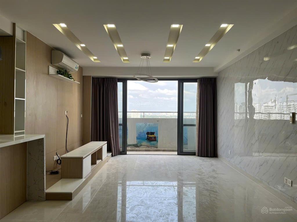 Giá tốt, căn hộ riverpark premier dt 136m2, lầu cao, view sông trực diện, có ô xe, chỉ 48tr/ tháng