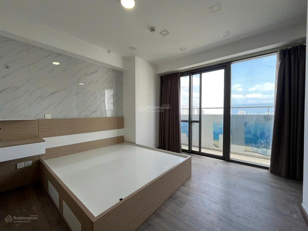 Giá tốt, căn hộ riverpark premier dt 136m2, lầu cao, view sông trực diện, có ô xe, chỉ 48tr/ tháng