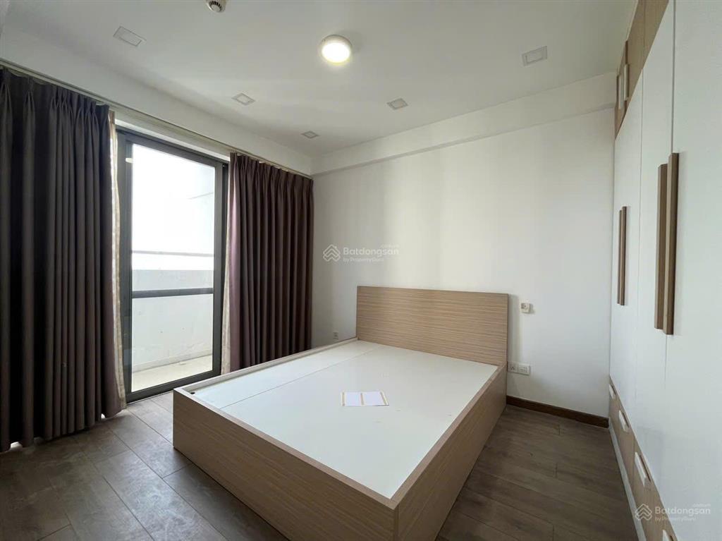 Giá tốt, căn hộ riverpark premier dt 136m2, lầu cao, view sông trực diện, có ô xe, chỉ 48tr/ tháng