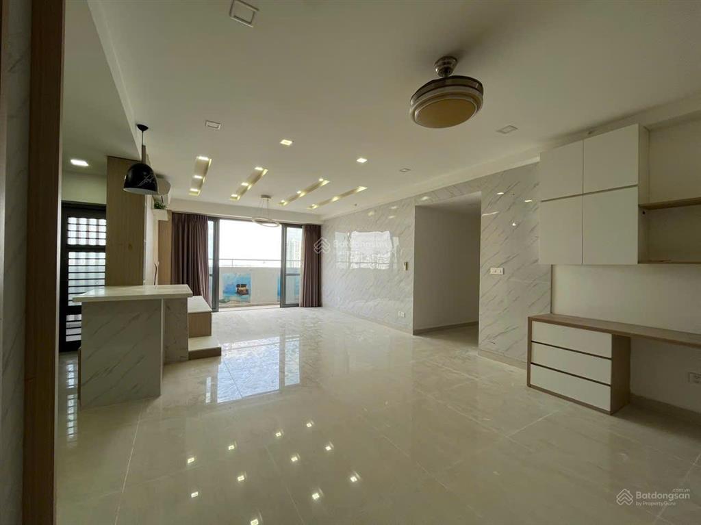 Giá tốt, căn hộ riverpark premier dt 136m2, lầu cao, view sông trực diện, có ô xe, chỉ 48tr/ tháng