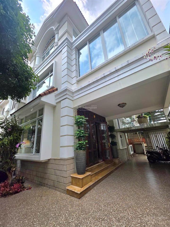 Giá đầu tư, hạ giá bán gấp biệt thự đơn lập mỹ văn pmh, có hồ bơi riêng, nhà rất đẹp, giá chỉ 80 tỷ