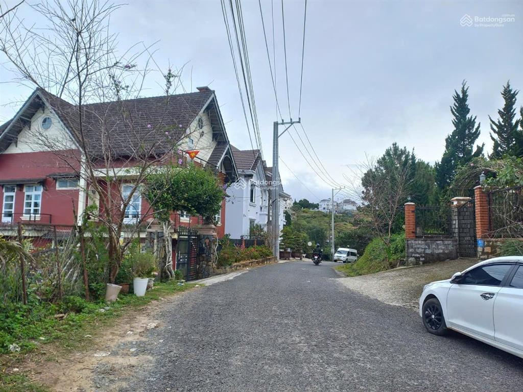 Bán rẻ chỉ 13.3 tỷ, giảm 4 tỷ lô đất biệt thự 406,7m2 đường lý nam đế  trung tâm thành phố đà lạt