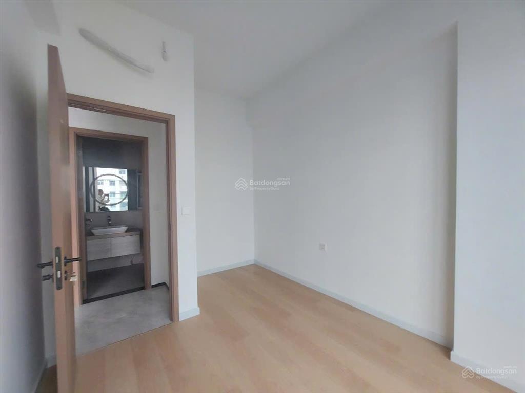 Bán rẻ căn hộ 1pn aurora pmh, căn 5.03, nhà bàn giao chủ đầu tư, view đông bắc rất đẹp và yên tĩnh