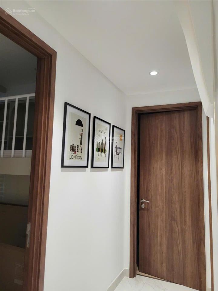 Bán gấp siêu phẩm midtown 2pn the signature, lầu 8 view biệt thự nam viên, nhà rất đẹp, có ô xe hầm
