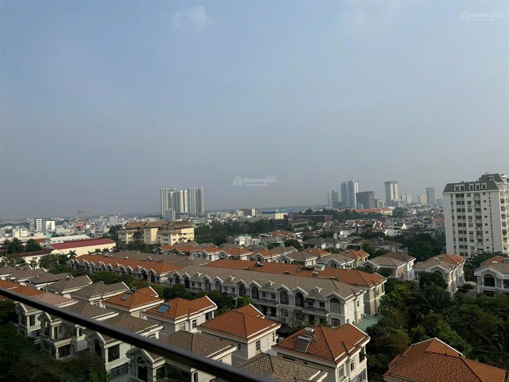 Bán gấp siêu phẩm midtown 2pn the signature, lầu 8 view biệt thự nam viên, nhà rất đẹp, có ô xe hầm