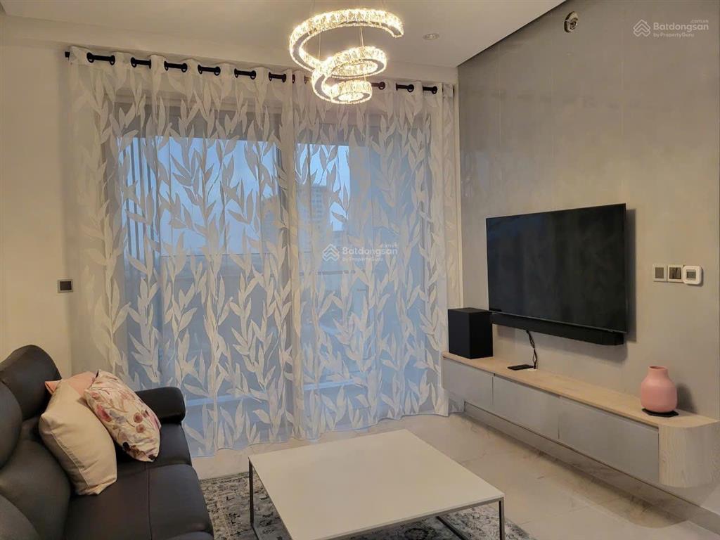 Bán gấp siêu phẩm midtown 2pn the signature, lầu 8 view biệt thự nam viên, nhà rất đẹp, có ô xe hầm