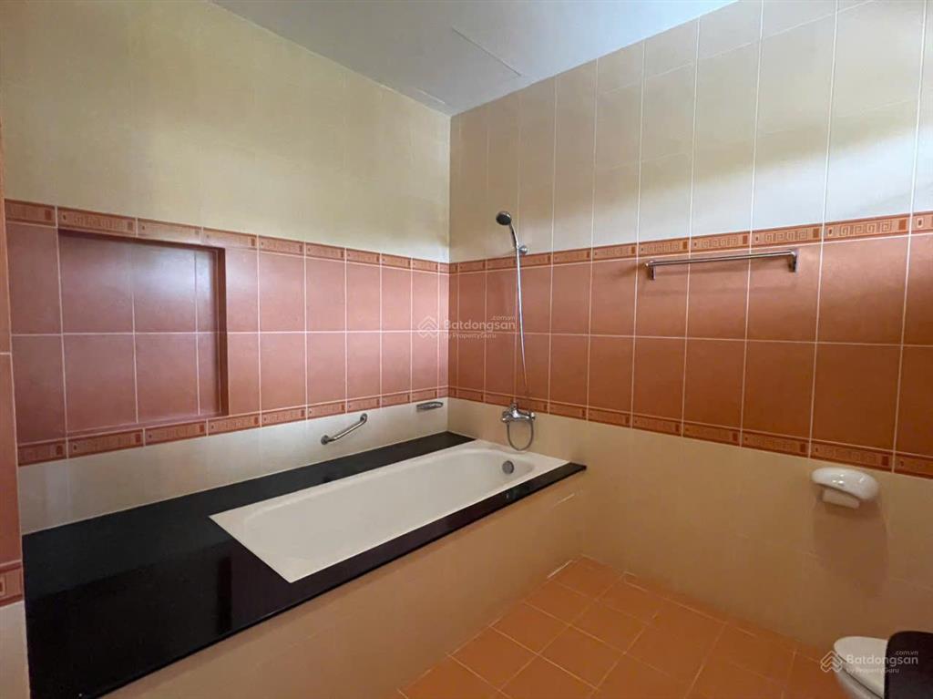 Bán rẻ biệt thự khu compound domaine mũi né, dt 450m2, nhà đẹp, hướng biển, đang cho thuê giá cao