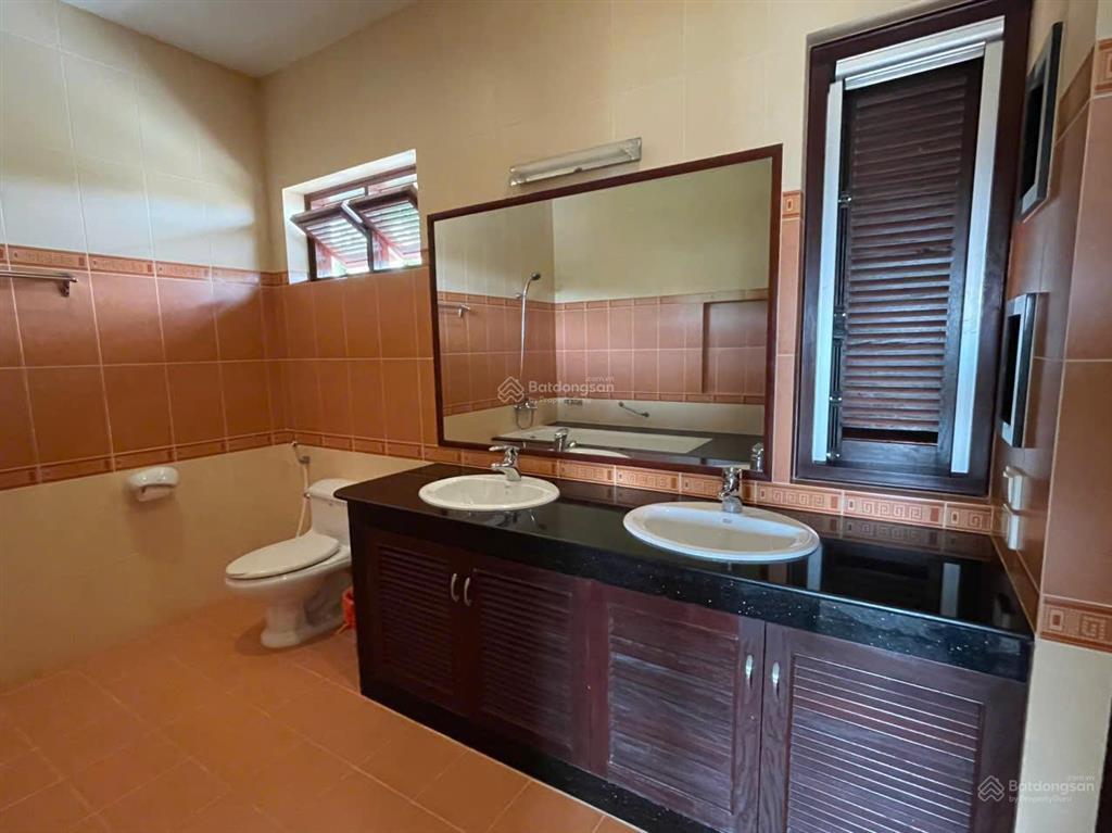 Bán rẻ biệt thự khu compound domaine mũi né, dt 450m2, nhà đẹp, hướng biển, đang cho thuê giá cao
