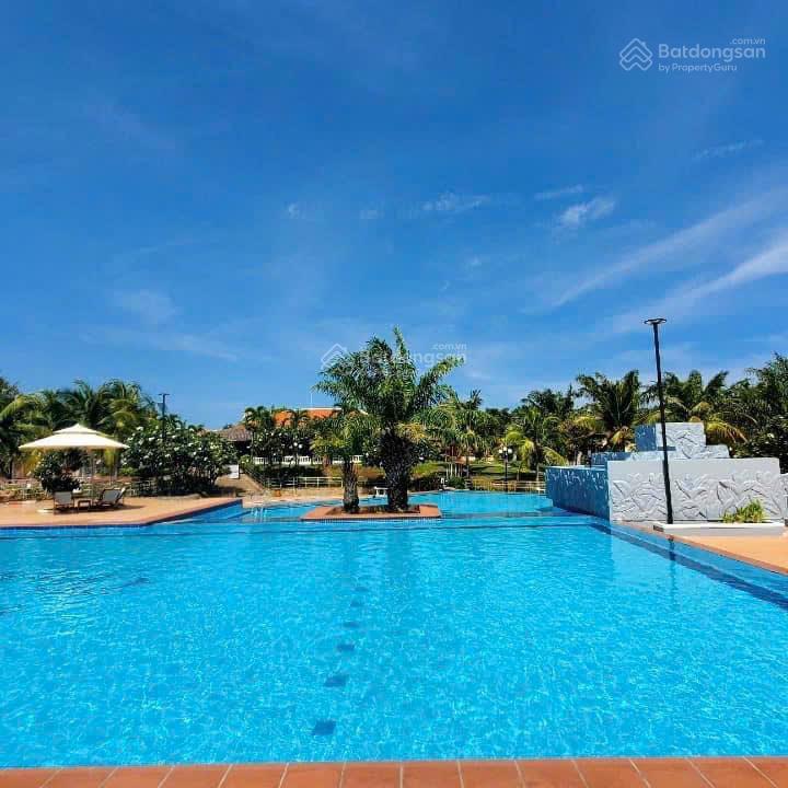 Bán rẻ biệt thự khu compound domaine mũi né, dt 450m2, nhà đẹp, hướng biển, đang cho thuê giá cao