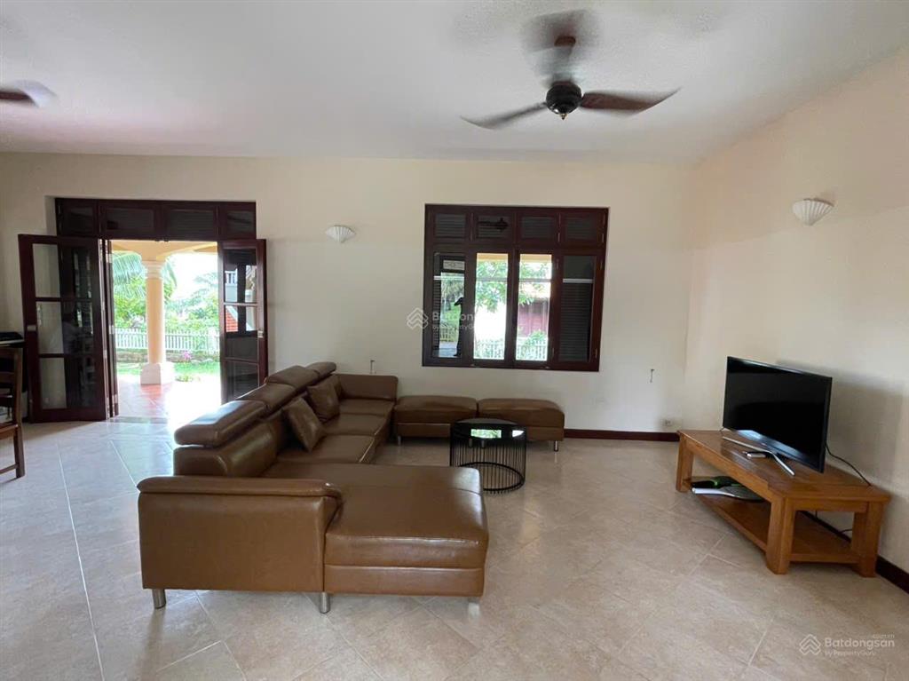 Bán rẻ biệt thự khu compound domaine mũi né, dt 450m2, nhà đẹp, hướng biển, đang cho thuê giá cao