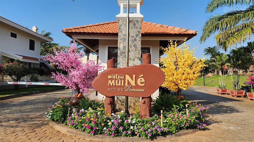Bán rẻ biệt thự khu compound domaine mũi né, dt 450m2, nhà đẹp, hướng biển, đang cho thuê giá cao