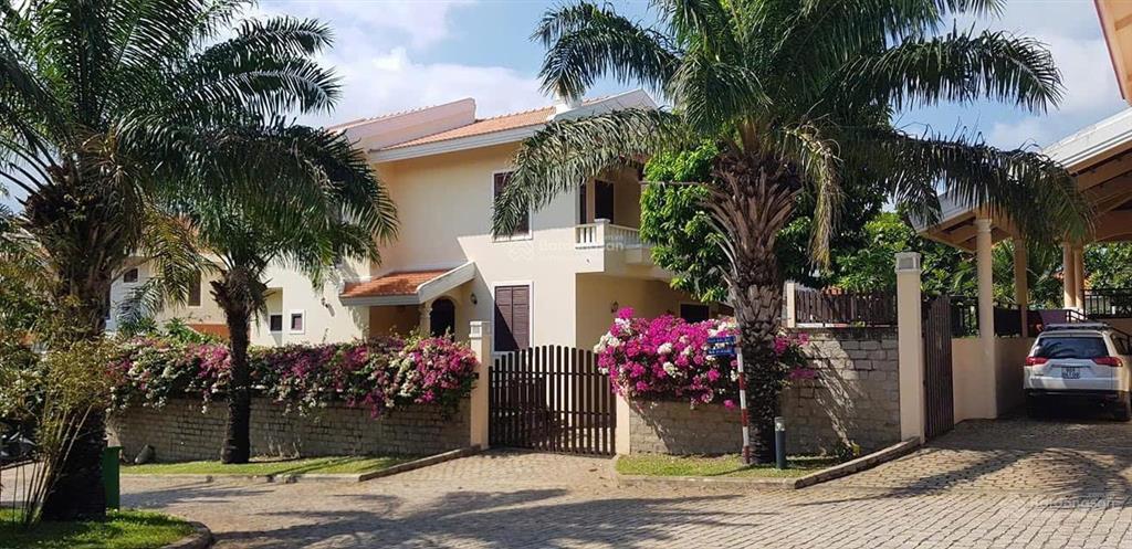 Bán rẻ biệt thự khu compound domaine mũi né, dt 450m2, nhà đẹp, hướng biển, đang cho thuê giá cao