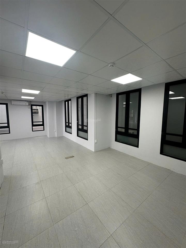 Cho thuê mặt bằng đường bành văn trân, tân bình dt 240m² kinh doanh sầm uất