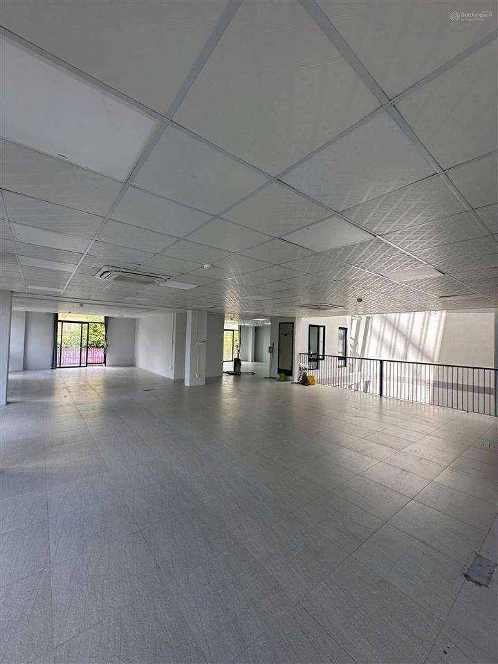 Cho thuê mặt bằng đường bành văn trân, tân bình dt 240m² kinh doanh sầm uất
