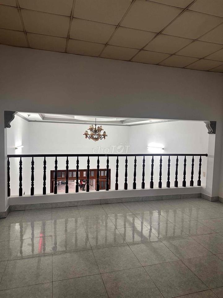 Mặt tiền cổng trường học cấp 1-2 , khu công nghiệp, chợ Hài Mỹ