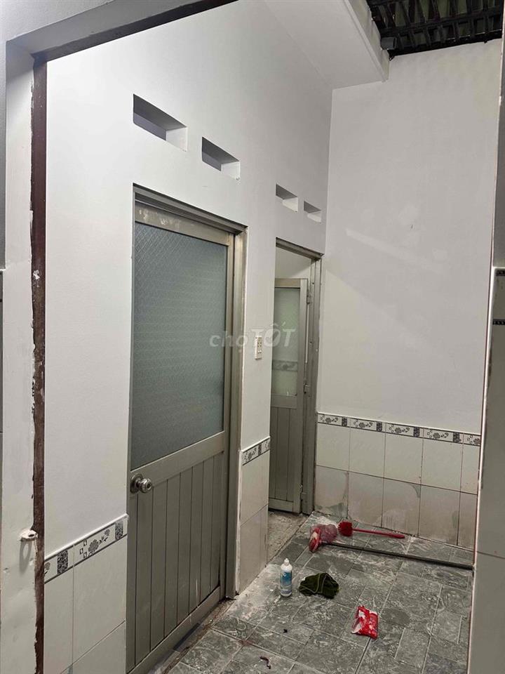 Mặt tiền cổng trường học cấp 1-2 , khu công nghiệp, chợ Hài Mỹ