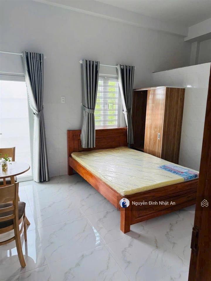 Bán tòa chdv 11p mặt tiền hàng tre, gần vincom lê văn việt  thu nhập 45 triệu/tháng  giá 11,5 tỷ
