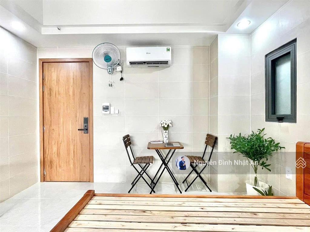 Bán tòa chdv 11p mặt tiền hàng tre, gần vincom lê văn việt  thu nhập 45 triệu/tháng  giá 11,5 tỷ