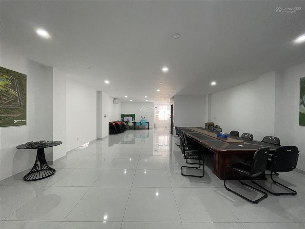 Cho thuê nguyên tầng trệt (5x22), nhà kđt vạn phúc, hoàn thiện nội thất giá 12tr tl
