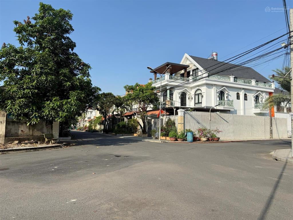 Biệt thự liền kề đường ven sông 160m2 kdc bửu long, diện tích xây dựng 209m2, sổ hoàn công