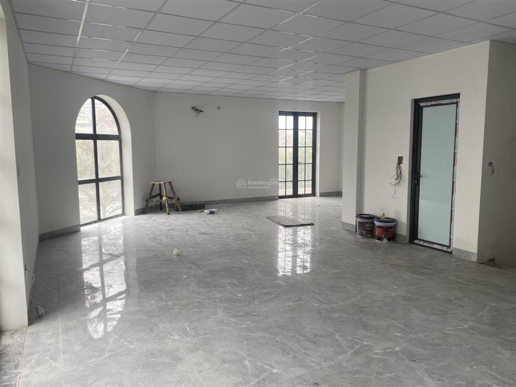 Cho thuê nhà nguyên căn 127m2, 5 tầng thông sàn. hoàn thiện thông sàn lô góc