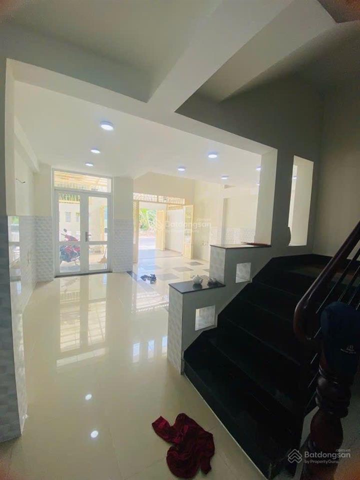 Nhà 5 tầng mặt tiền đường 20m kdc saigoncholon đường trịnh quang nghị i, q8.
