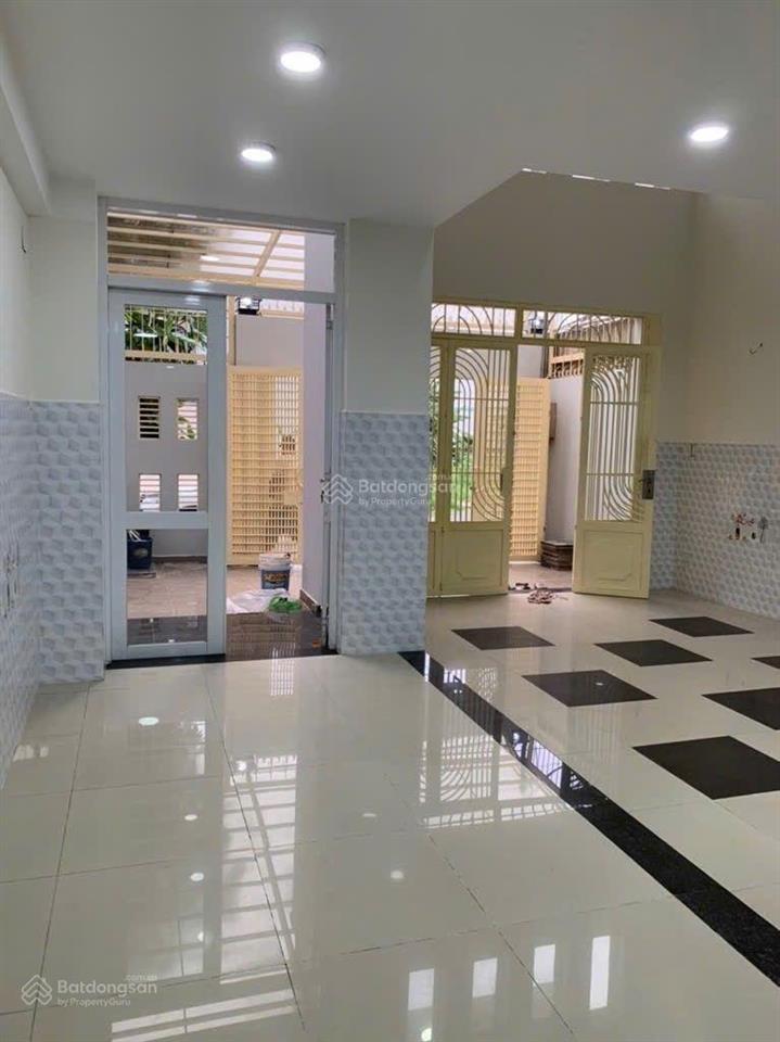 Nhà 5 tầng mặt tiền đường 20m kdc saigoncholon đường trịnh quang nghị i, q8.