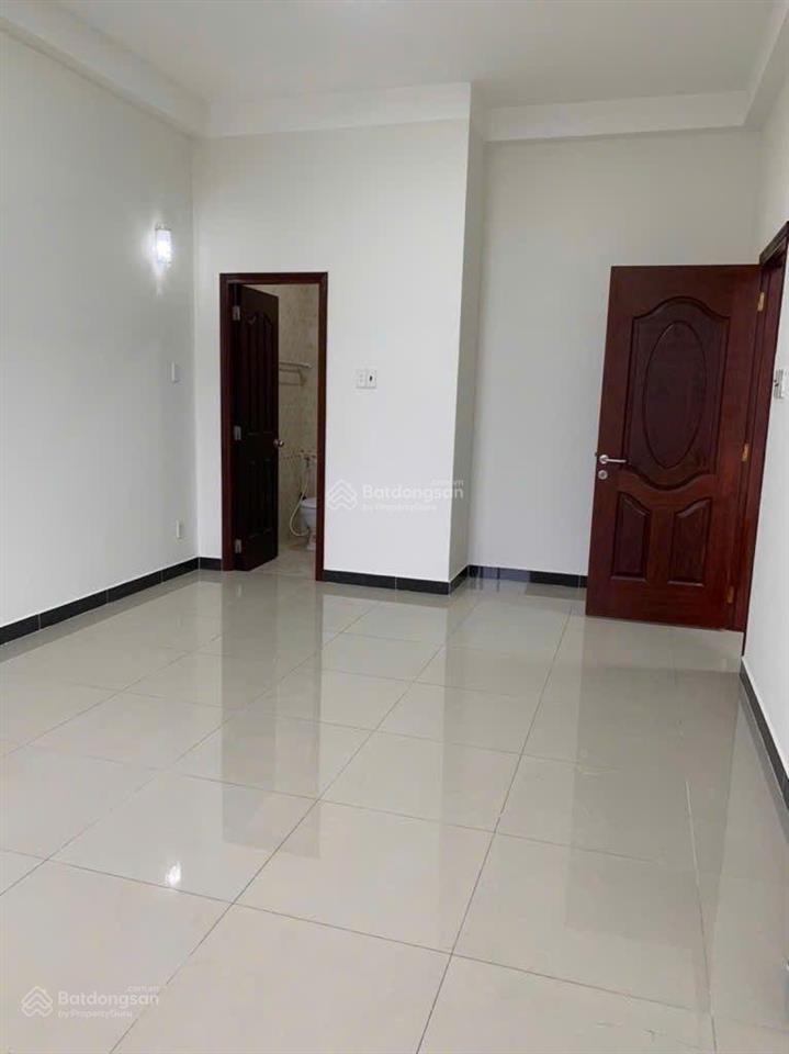 Nhà 5 tầng mặt tiền đường 20m kdc saigoncholon đường trịnh quang nghị i, q8.