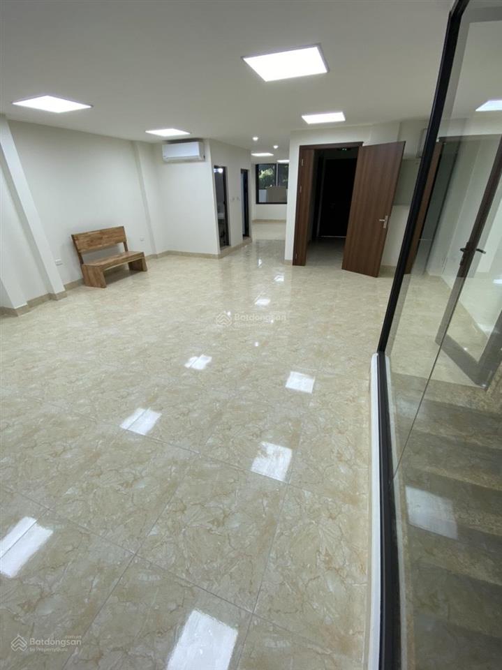 Siêu phẩm cực hot  bán nhà văn phòng 200m2*10 tầng  gara ô tô tránh  mặt hồ đẹp