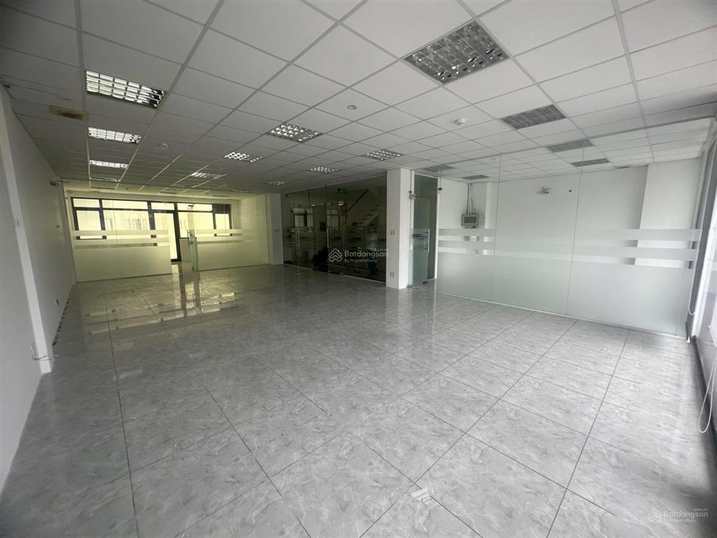 Cho thuê văn phòng dt từ 90130m2 . giá chỉ từ 18tr 35tr/th khu him lam kênh tẻ. có bảo vệ 24/7.