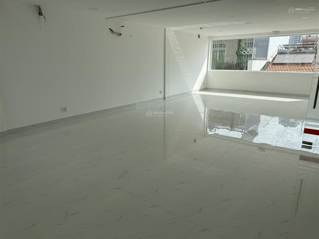 Cho thuê văn phòng dt từ 90130m2 . giá chỉ từ 18tr 35tr/th khu him lam kênh tẻ. có bảo vệ 24/7.