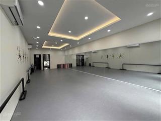 Cho thuê văn phòng dt 450m2 , chỉ với giá 55tr/th tại khu đô thị him lam kênh tẻ, q7, có thang máy