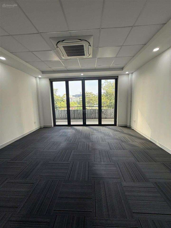 Cho thuê văn phòng tại khu him lam. giá cho thuê từ 50tr/th. dt 450m2. nhà đẹp