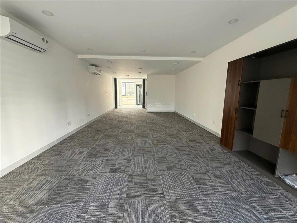 Cho thuê văn phòng tại khu him lam. giá cho thuê từ 50tr/th. dt 450m2. nhà đẹp